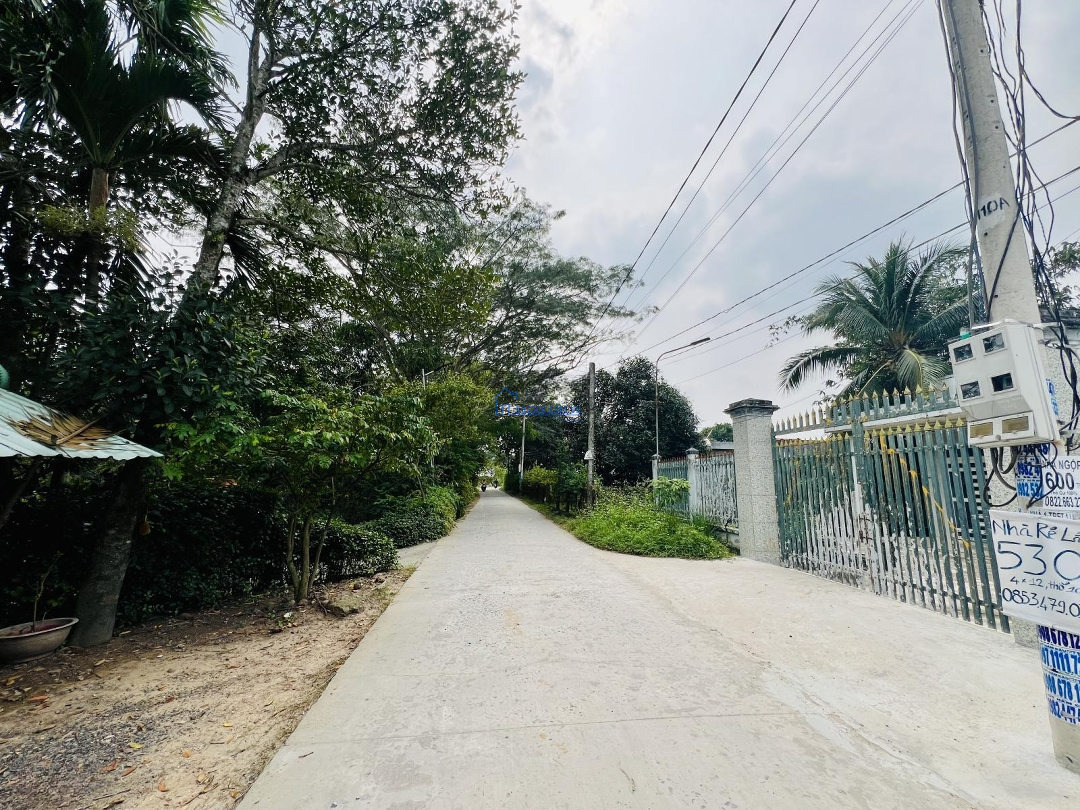 Bán 125M2 Đấtmặt Tiềnbê Tông Rộng 6M, 1/ Giồng Lớn, Gần Chợ Mhn Và Bv. Đường Thông Tứ Phía