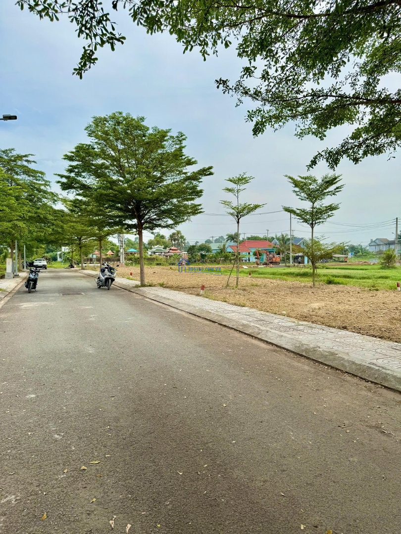 Bán Đất Tphcm 104M2 Giá Bán 1. 890 Triệuiệu Đất Full Thổ Cư Có Sổ Sẵn, Kdc Tân Phú Trung Cách Bv Xuyên Á 2Km