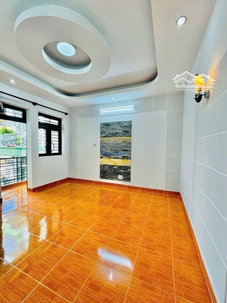 Chính Chủ Cần Bán Căn Nhà Đường Hoàng Hoa Thám . Giá Bán 2Ty250, 105M2. Sổ Hồng Riêng