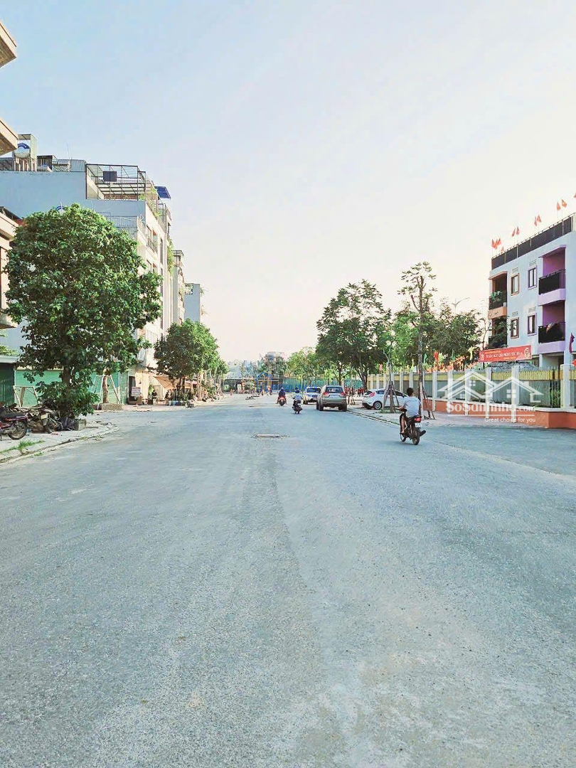 Bán Gấp Mảnh Đất Phân Lô, Vỉa Hè Đường 17M, Ngọc Thụy,Diện Tích87M2,Mặt Tiền6,5M, 18 Tỷ. 0962015528
