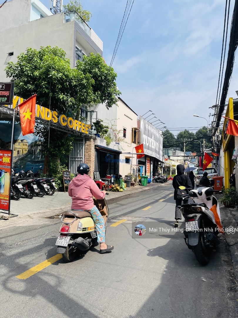 Mặt Tiền Ngay Sát Hoàng Diệu 2 -Kế Bên Đại Học Ngân Hàng -Ngang 5M - Giá Bán 5.Tỷcó Thương Lượng- Hoàn Công Đủ