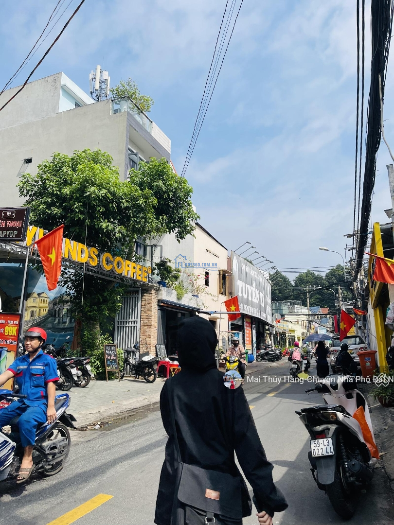 Mặt Tiền Ngay Sát Hoàng Diệu 2 -Kế Bên Đại Học Ngân Hàng -Ngang 5M - Giá Bán 5.Tỷcó Thương Lượng- Hoàn Công Đủ
