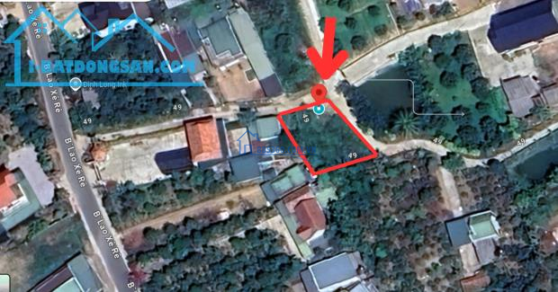 Bán đất Bảo Lộc.DT 274,2m2 (10,5mx20,9m) có 120m2 thổ.Lô góc 2 mặt tiền.Cách QL.20 chỉ 900