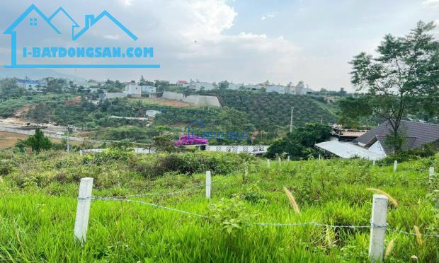 Bán đất Bảo Lộc phường 2. Diện tích 125m2 (5m x 25m). Đường nhựa. Đất có view siêu đẹp. Hạ