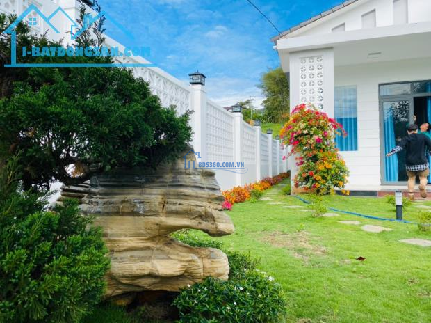 Bán đất Bảo Lộc Mạc Đĩnh Chi.Tặng căn nhà kèm sân vườn.DT 250m2.Giá 3,09 tỷ.Hẻm 7m.