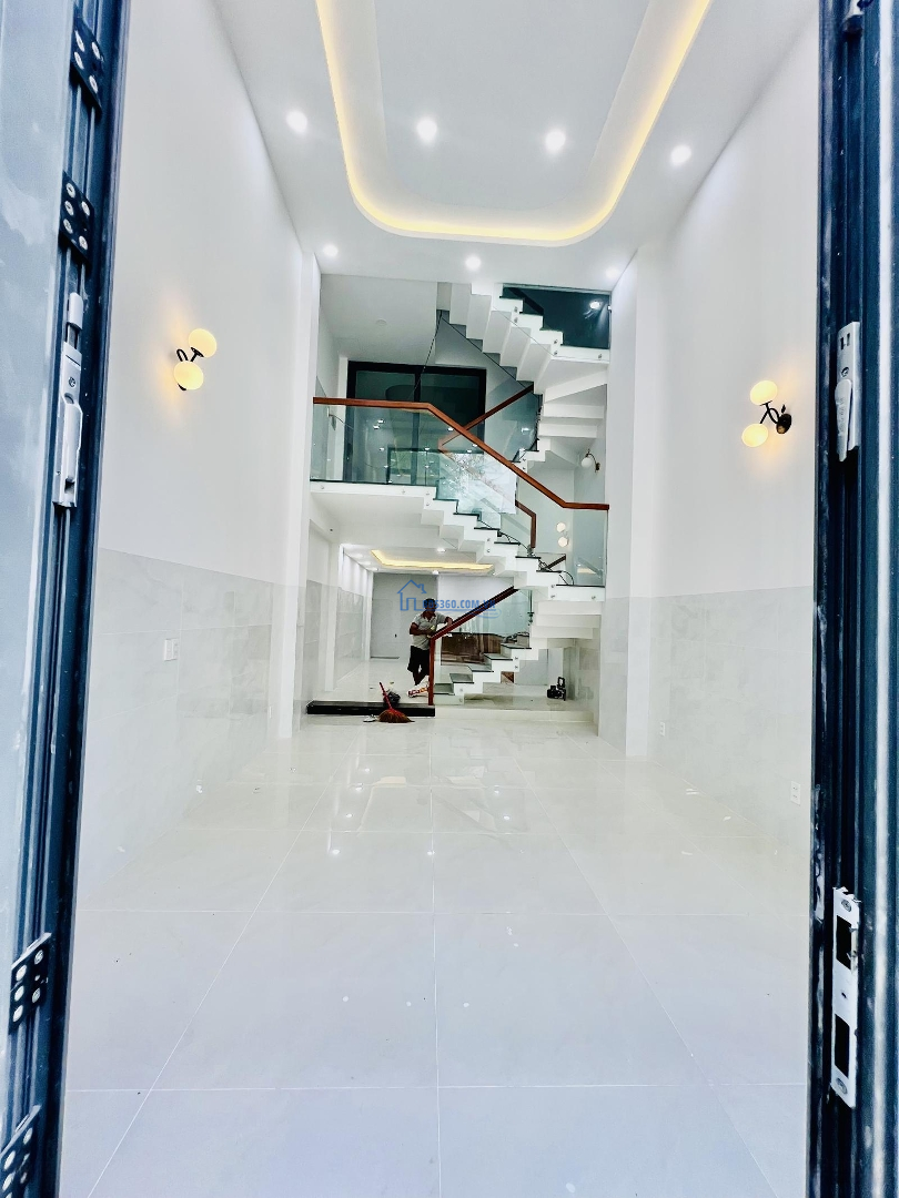 Cho Thuê Nhà Nguyên Căndiện Tích280M2 1 Triệuệt 1Lửng 3Lầu 5 Phòng Ngủ 5 Vệ Sinhsân Thượng Trước Sau Phòng Thờ Máy Lạnh