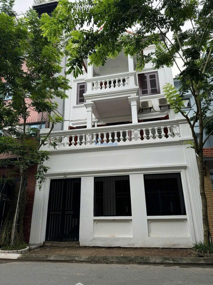 Bán Bt Saì Đồng 2 Mặt Tiền, Ngay Hồ