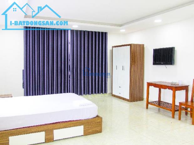 KHÁCH SẠN 5 TẦNG - 35 PHÒNG MÁY LẠNH - LƯỢNG KHÁCH CÓ SẴN RẤT NHIỀU.