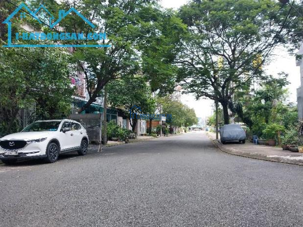 KHÁCH SẠN 5 TẦNG - 35 PHÒNG MÁY LẠNH - LƯỢNG KHÁCH CÓ SẴN RẤT NHIỀU.