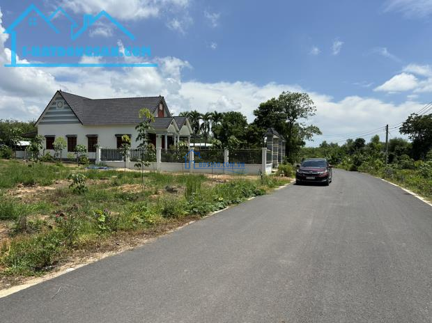 Chính chủ bán đất Long Tân, mặt tiền đường nhựa, giá 590tr, đất thổ cư
