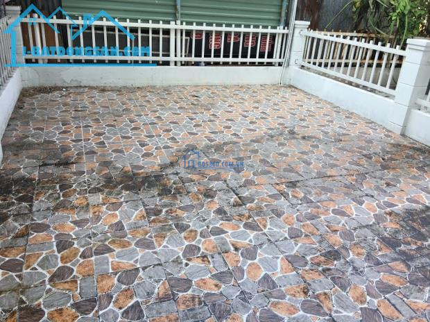 Nhà chính chủ, giá chỉ 24tr/m2, KCN Mỹ Phước 3, mặt tiền đường lộ lớn 62m
