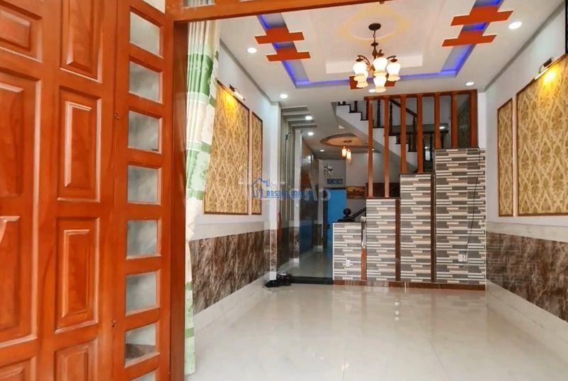 Nhà Mặt Tiền Kinh Doanh Buôn Bándiện Tích132M2 Rộng Rãi. Thổ Cư 85M2, Sân Rộng Để Xe Hơi