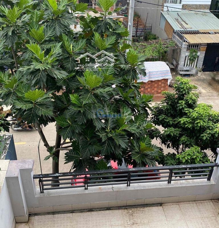 Nhà Mặt Tiền Kinh Doanh Buôn Bándiện Tích132M2 Rộng Rãi. Thổ Cư 85M2, Sân Rộng Để Xe Hơi