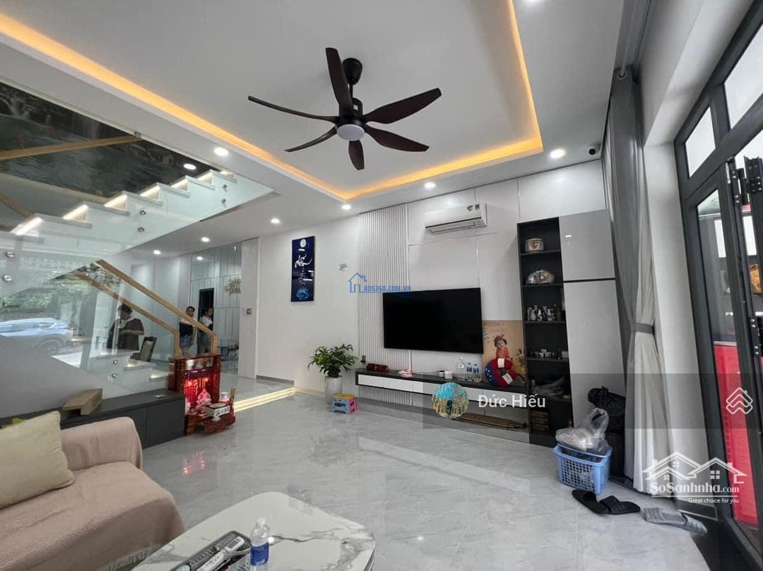 Gấp! Cần Tiền Chủ Bán Nhanh Nhà Đẹp Đường Hùng Vương - P9 - Q5 - Diện Tích: 63M2/ Giá Bán 3Tỷ950- 3 Phòng Ngủ-Sổ Riêng