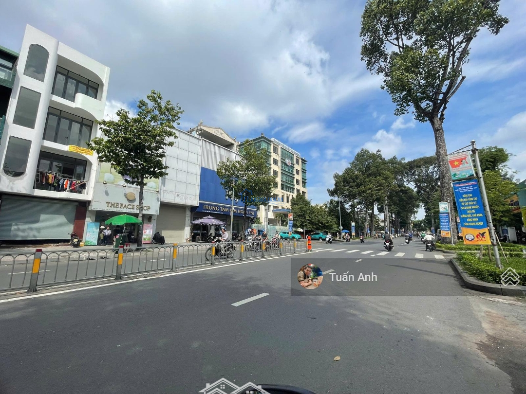 Bán Villa Khu Compound Lam Sơn, P. 6, Q. Bình Thạnh. Diện Tích 10X20M, 1 Trệt 3 Lầu St. Giá Bán 26 Tỷ