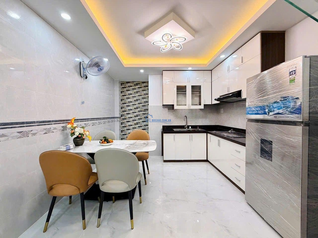 Bán Nhà Xóm Chiếu - Phường 16 - Quận 4 - Hẻm Ôtô -Diện Tích:56M2/4,2 Tỷ . Sẵn Sổ . 1 Trệt 2 Lầu