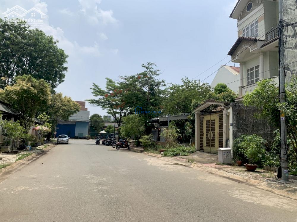 Bán nhanh một nền góc 2 mặt tiền duy nhất, mặt tiền đường D5 (lộ giới 20m) dự án kiến á Q9