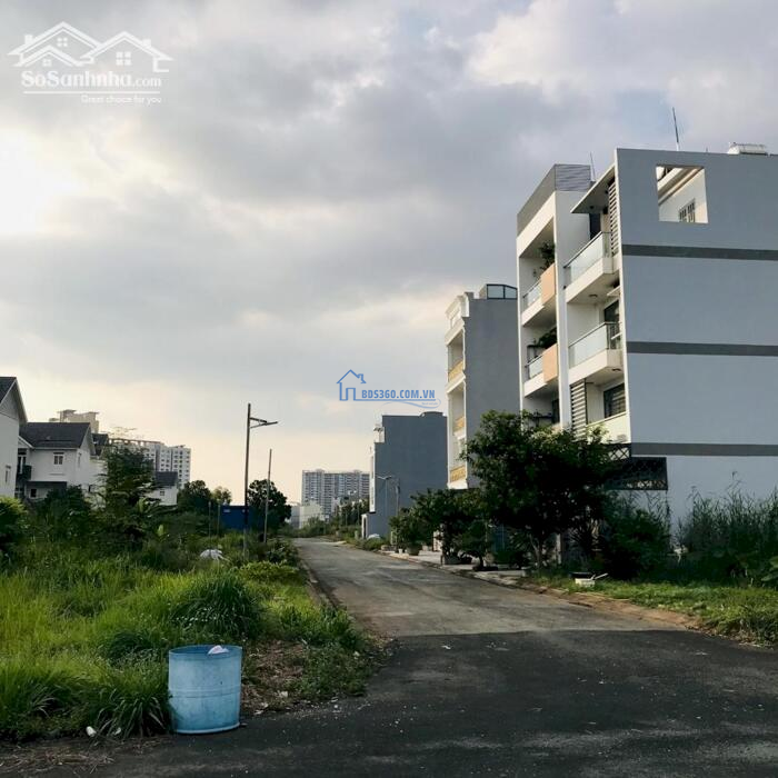 Bán nhanh một nền góc 2 mặt tiền duy nhất, mặt tiền đường D5 (lộ giới 20m) dự án kiến á Q9