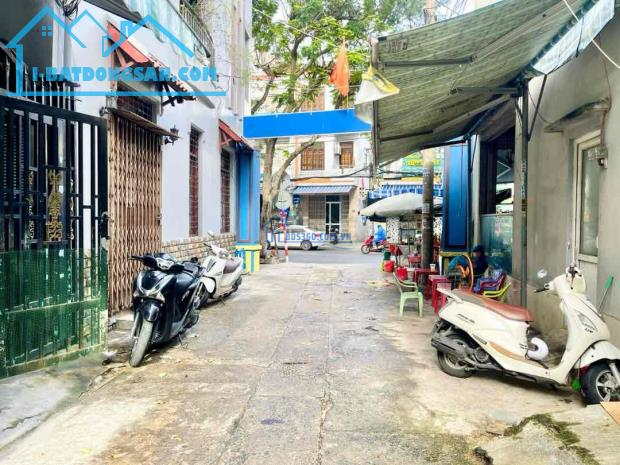 HÓT..HÓT..HÓT. BÁN NHÂ GIÁ RẺ. KIỆT RỘNG. CHỈ SAU NHÀ MT