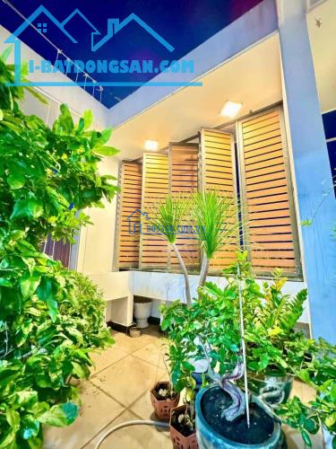 SIÊU PHẨM... SIÊU PHẨM. BÁN NHÂ NỘI THẤT QUÁ ĐẸP. GIÁ QUÁ RẺ