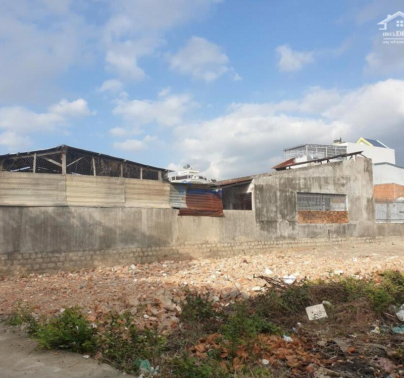 Vị trí đẹp, trục đường chính Nguyễn Tất Thành-Nha Trang.392m2 đất Chỉ cách chợ 400m.