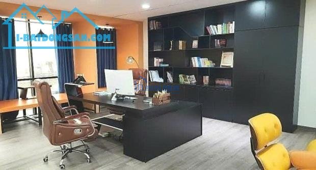 BÁN GẤP PHÂN LÔ CẦU GIẤY, 2 MẶT TIỀN, VỈA HÈ, ÔTÔ TRÁNH, KINH DOANH, DT 56M2 NHỈNH 20 TỶ