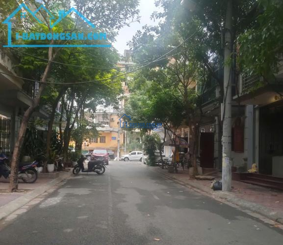 BÁN GẤP PHÂN LÔ CẦU GIẤY, 2 MẶT TIỀN, VỈA HÈ, ÔTÔ TRÁNH, KINH DOANH, DT 56M2 NHỈNH 20 TỶ