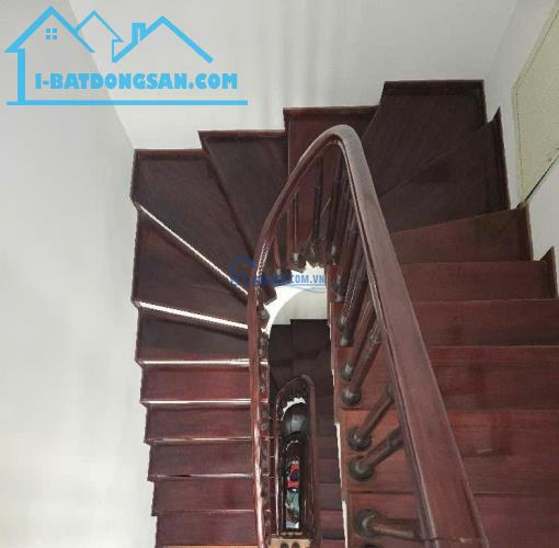 NHÀ ĐẸP CẦU GIẤY, ÔTÔ TRÁNH SÁT NHÀ, DÂN XÂY, 3 BƯỚC RA PHỐ, NGÕ THOÁNG, 55M2 NHỈNH 9 TỶ