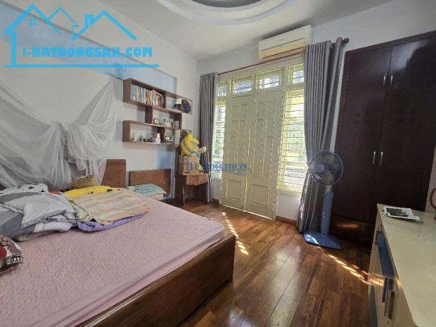 NHÀ ĐẸP CẦU GIẤY, ÔTÔ TRÁNH SÁT NHÀ, DÂN XÂY, 3 BƯỚC RA PHỐ, NGÕ THOÁNG, 55M2 NHỈNH 9 TỶ