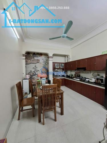 Nhà 3 tầng dân xây; hướng đông tứ trạch; 52m2 mặt đường nhánh ĐT Bãi Viên; 3,5 Tỷ