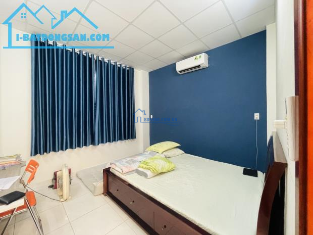 Bán nhà DT (4.1x8)m, Sát mặt tiền, Đường Phan Thị Hành, Quận Tân Phú
