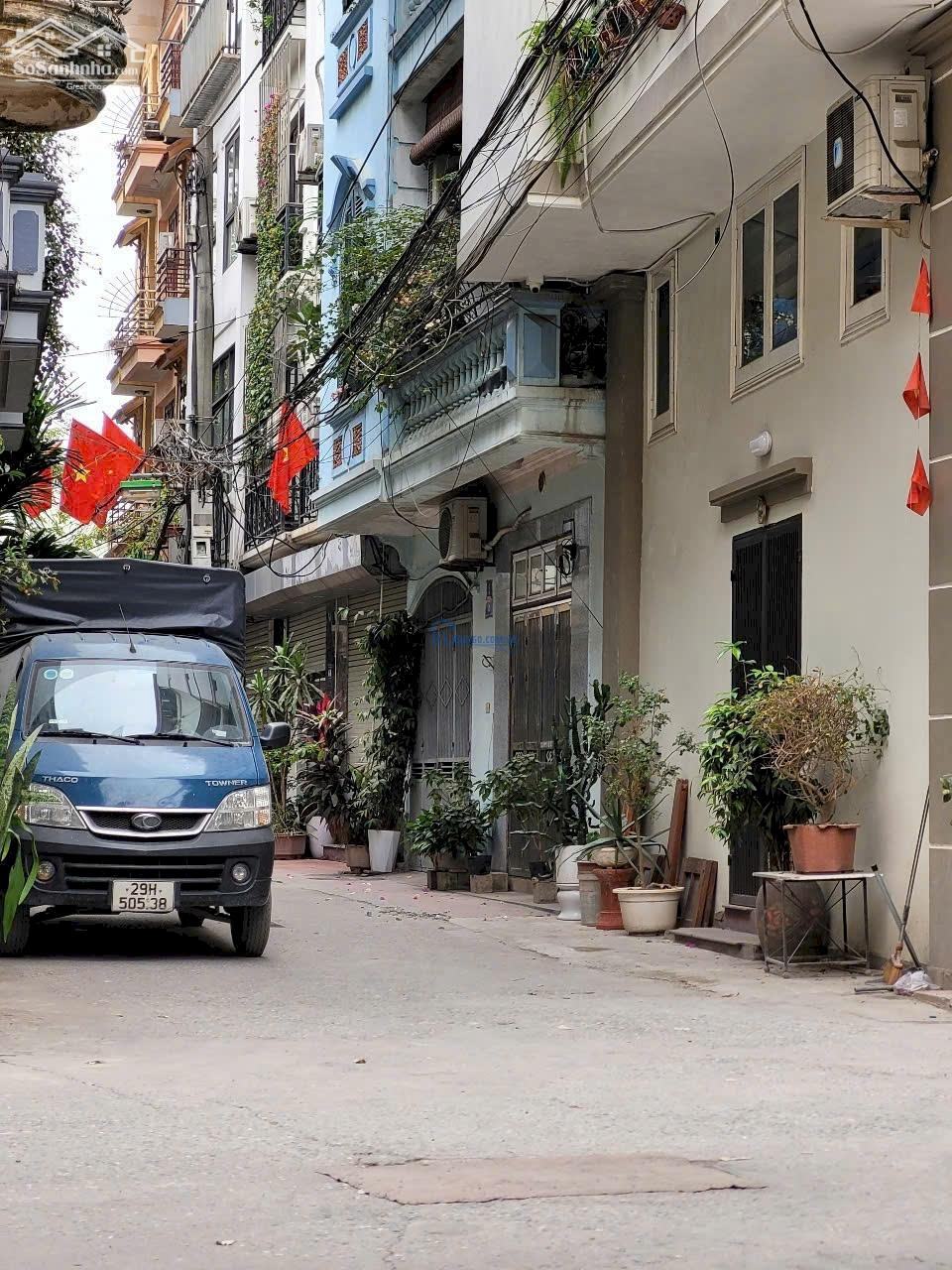 Cho thuê nhà Phố Giải Phóng 65m2, 4 tầng, 4 ngủ, 2 vệ sinh, 17 Triệu/tháng