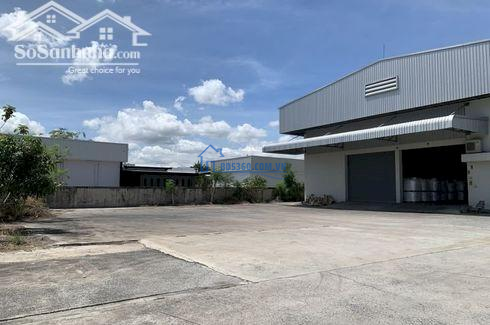 Cần bán đất 20.000 m2 sẵn kho xưởng tại Bến Lức, Long An