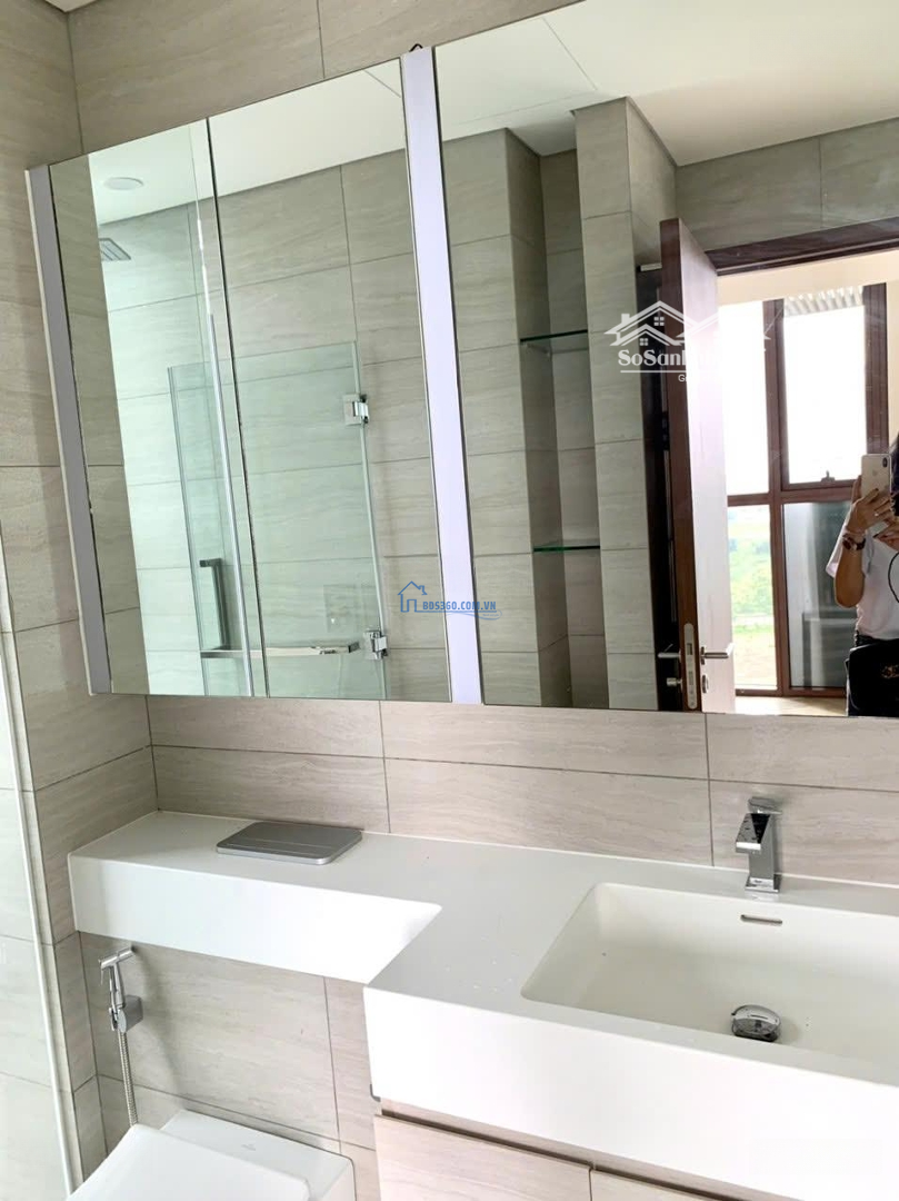 Bán Gấp! Metropole - Galleria 1 Phòng Ngủxuất Spa - View Sông , Cầu Bason. Giá Bán 9.3 Tỷ (Tl)