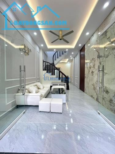 Bán Nhà Mặt Ngõ Bà Triệu, Hà Đông 90m2, 3 Tầng, Giá 12 Tỷ - Ngõ Ô Tô, Cách Phố 10m