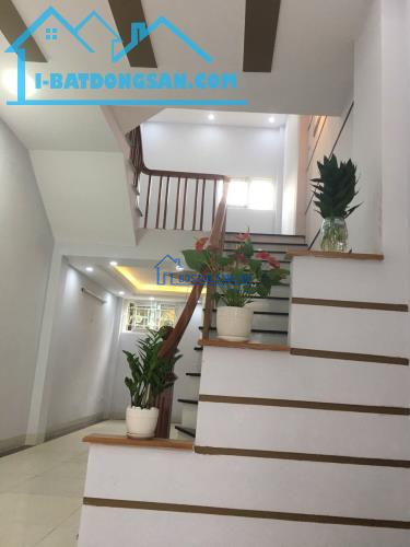 Bán nhà mới xây Tựu Liệt, Thanh Trì, Hà Nội. - Diện tích 50m2. - Xây 5 tầng. ô tô đỗ cửa
