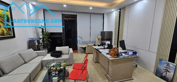 Bán Liền Kề KĐT Văn Khê, Hà Đông - 83m2, Mặt Tiền 5m, Trục Chính, Giá Chỉ Hơn 17 Tỷ!