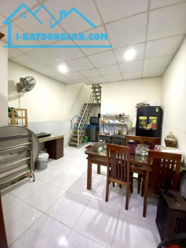 QUẬN 12, MẶT TIỀN KINH DOANH HUỲNH THỊ HAI- 65M2 NGANG 4M CHỈ 4 TỶ 900 LH 0967399045