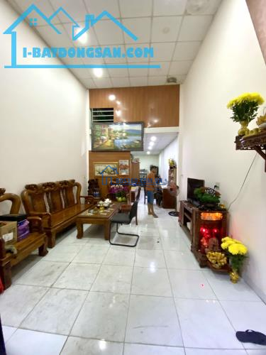 QUẬN 12, MẶT TIỀN KINH DOANH HUỲNH THỊ HAI- 65M2 NGANG 4M CHỈ 4 TỶ 900 LH 0967399045
