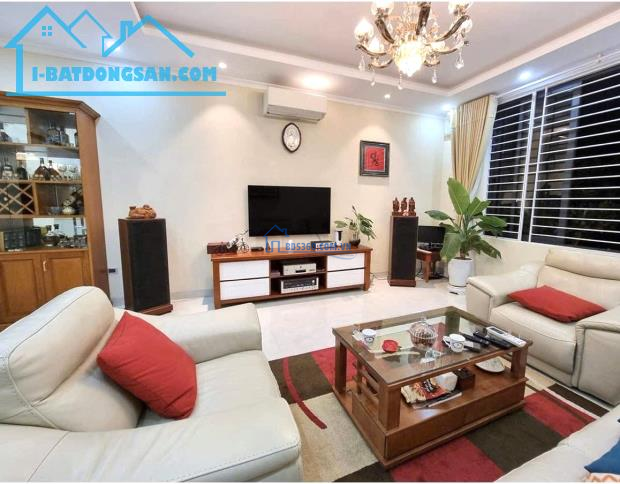 Phân lô nhà đẹp phố Trần Quốc Hoàn 62m2, 7T thang máy kd, ô tô tránh, full nt -24tỷ hơn.