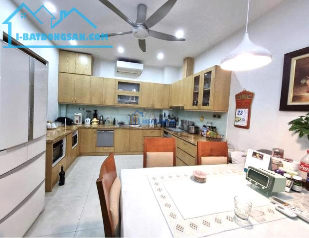 Phân lô nhà đẹp phố Trần Quốc Hoàn 62m2, 7T thang máy kd, ô tô tránh, full nt -24tỷ hơn.