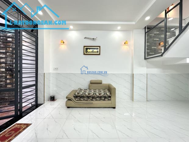 Nhà Trần Quang Diệu p14 quận 3 DT 60m2 ,3 tầng hẻm 4m chỉ 8ty