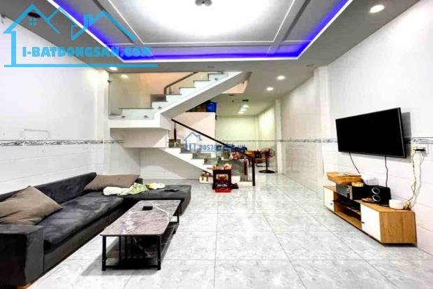 Bán nhà hẻm xe hơi, Đình Phong Phú, Thủ Đức, 5m x 12m, 60 m², 2 tầng - Giá 3.6 tỷ TL