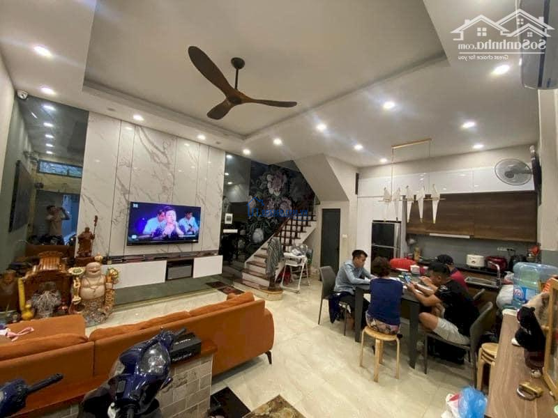 Siêu phẩm nhà phố Nguyễn Trãi, 34m2 x4T, giá 7.8 tỷ. Lô góc gần phố, ngõ nông