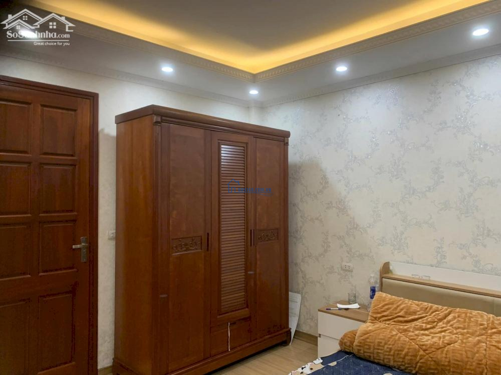 Bán nhà đẹp Bùi Xương Trạch, 1 bước ra Ô tô, 40M2 *4T, MT4.3m giá 7.9 tỷ. Sổ vuông