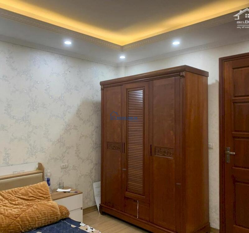Bán nhà đẹp Bùi Xương Trạch, 1 bước ra Ô tô, 40M2 *4T, MT4.3m giá 7.9 tỷ. Sổ vuông