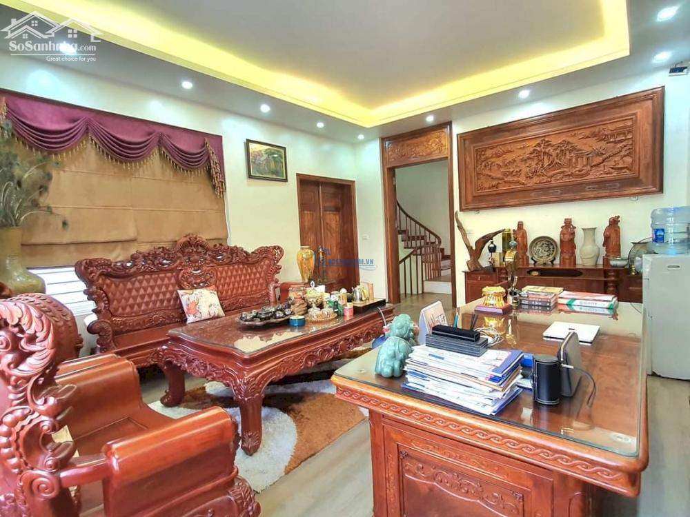 Bán biệt thự Nguyễn Chánh, 180m2 mặt tiền 12m, tặng full nội thất đẹp ở luôn
