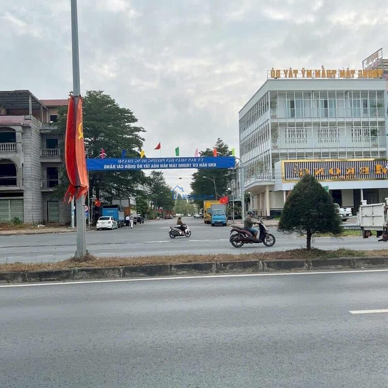 Nền đẹp ngang trường tiểu học Trần Hoàng Na - KDC Văn Hóa Tây Đô