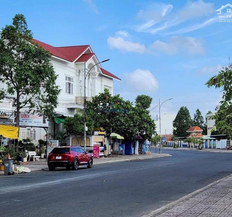 Nền đẹp ngang trường tiểu học Trần Hoàng Na - KDC Văn Hóa Tây Đô