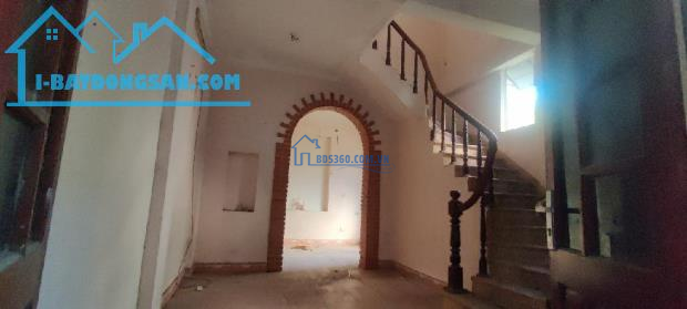 Bán nhà mặt phố Thụy Khuê, quận Tây Hồ, diện tích lớn giá rẻ đầu tư hời
